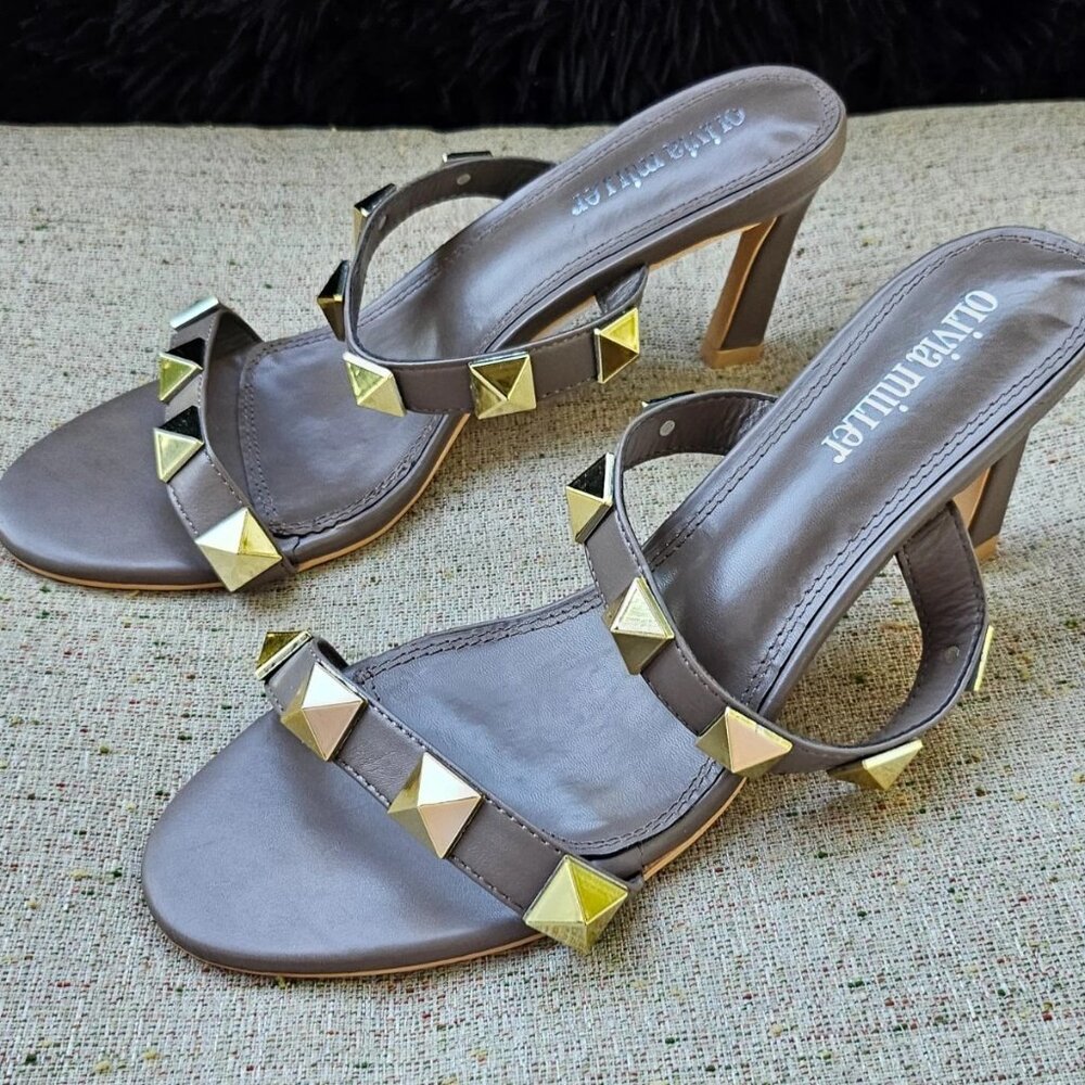 Olivia Miller Women Sandal PU Faux Leather Upper Gold Tone Stud Shoes Size 8